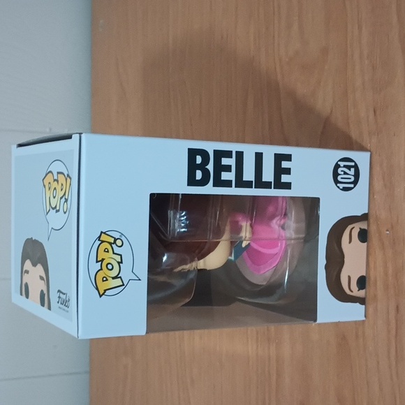 Disney Princess Belle Reading Funko Pop - Picture 2 of 5
